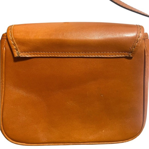 Elegant Orange Leather Crossbody Bag - Picture 4 of 6